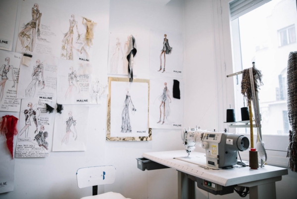 Foto del atelier de Malne donde se realiza manufactura de vestidos
