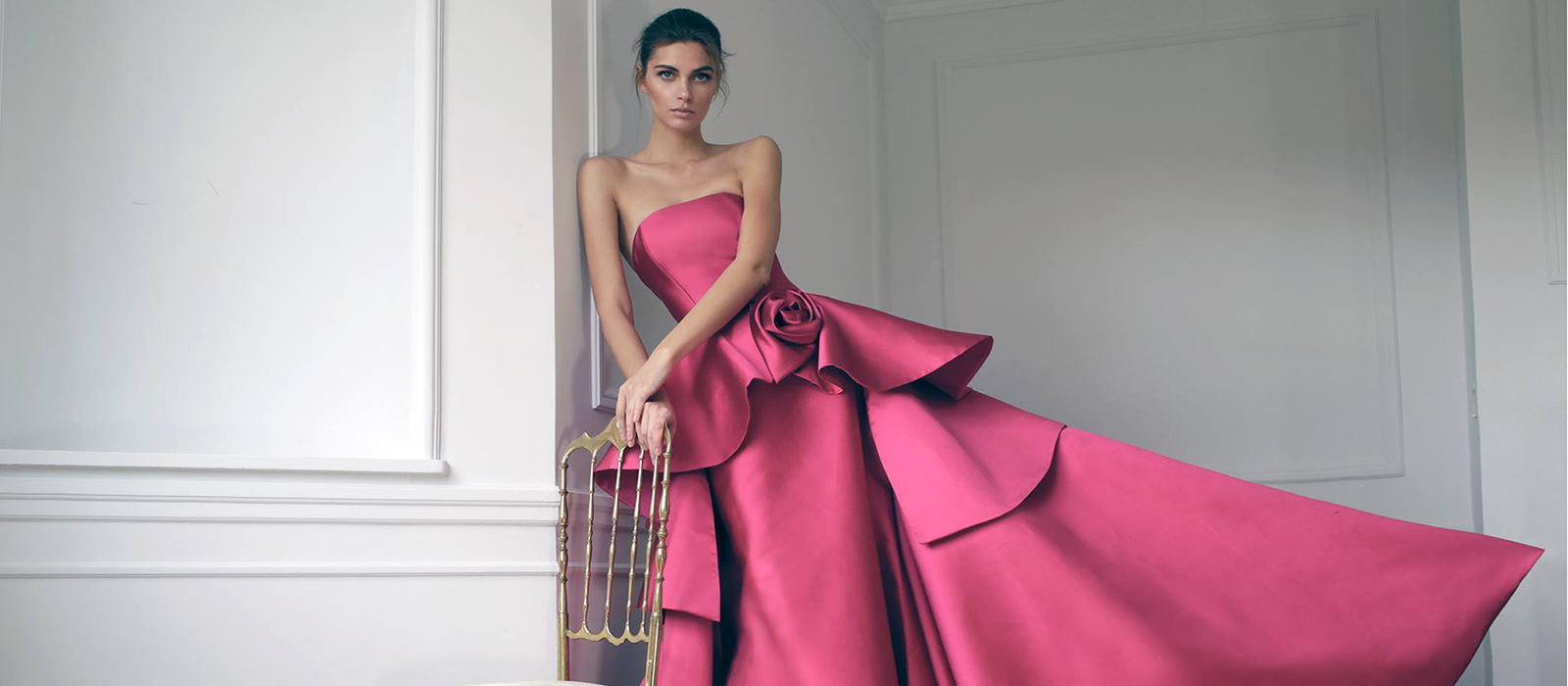 Silueta femenina reinterpretada en un diseño de alta costura del atelier Malne Madrid.