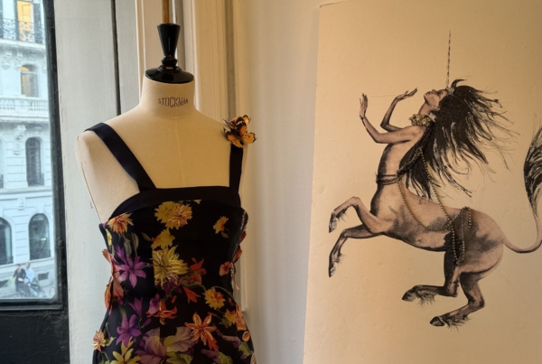 Detalle artesanal de una pieza de alta costura creada en el atelier Malne.